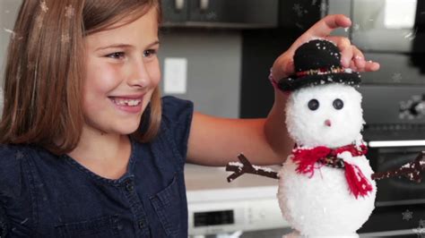 5 Creative Ways to Use Marvina Magic Snow in your Holiday Decor